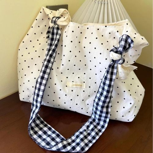 新款热销斜挎包波点帆布包2025少女通勤清新大容量单肩小众托特