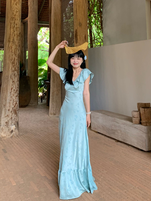 清仓特价「一秒入夏」冰淇淋蓝显瘦显高拖地感荷叶边开衩裙