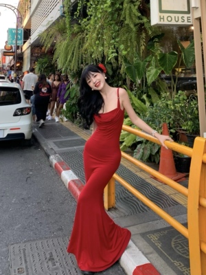 辣妹鱼尾人棉纯色修身显瘦