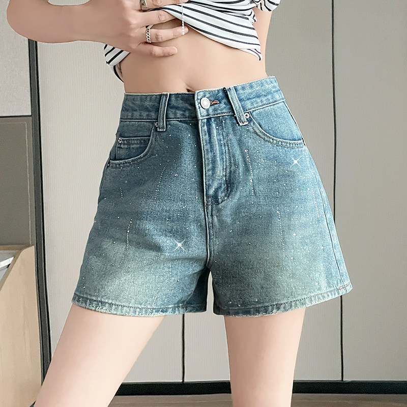 超火耀眼星河闪钻牛仔短裤女图片