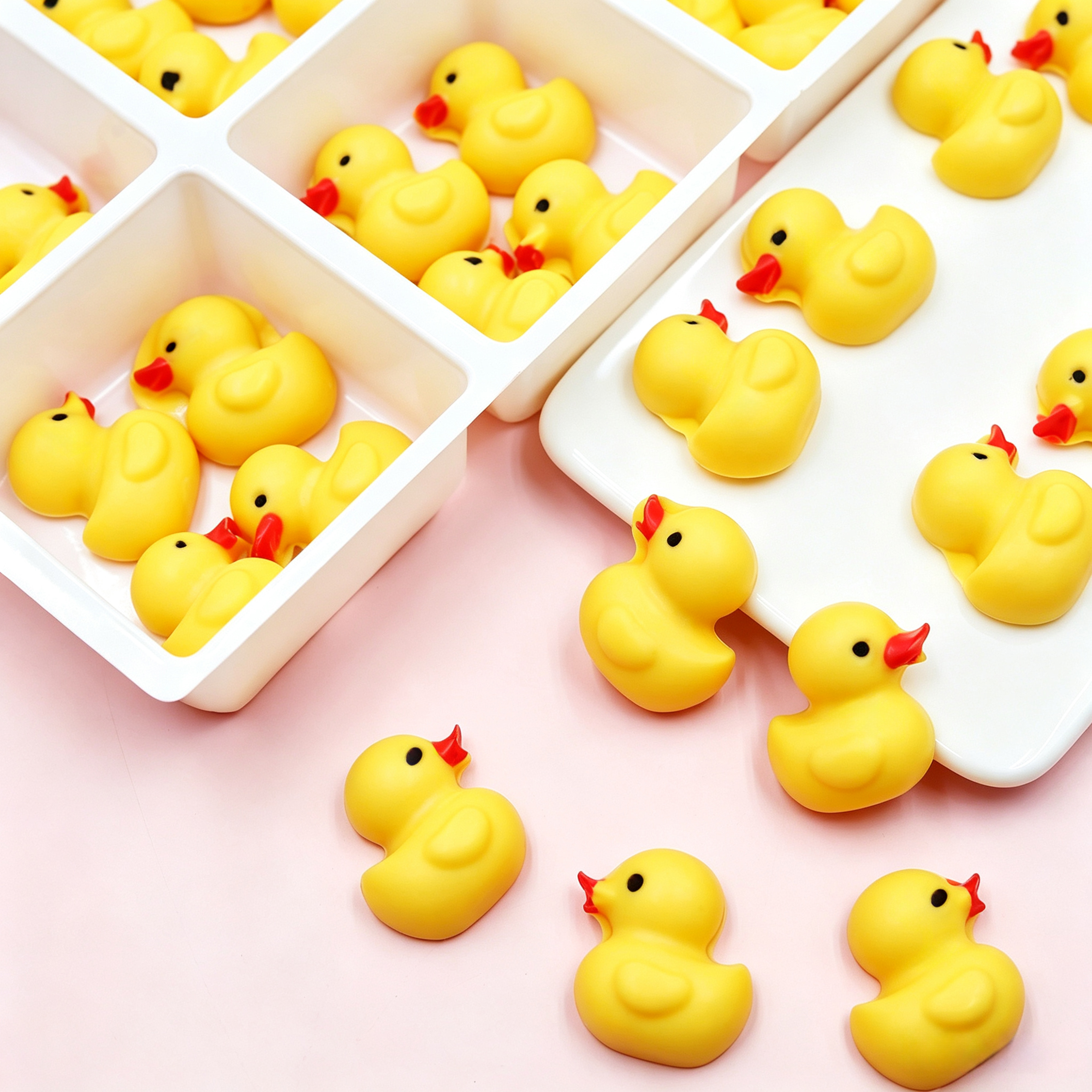 卡通小黄鸭生日蛋糕装饰摆件 可食用巧克力鸭子烘焙插件儿童派对