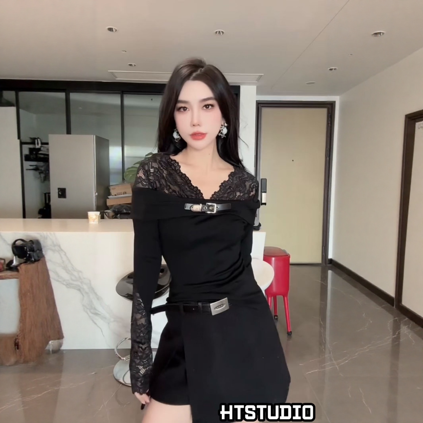 拼蕾丝撞色假两件长袖t恤女2025