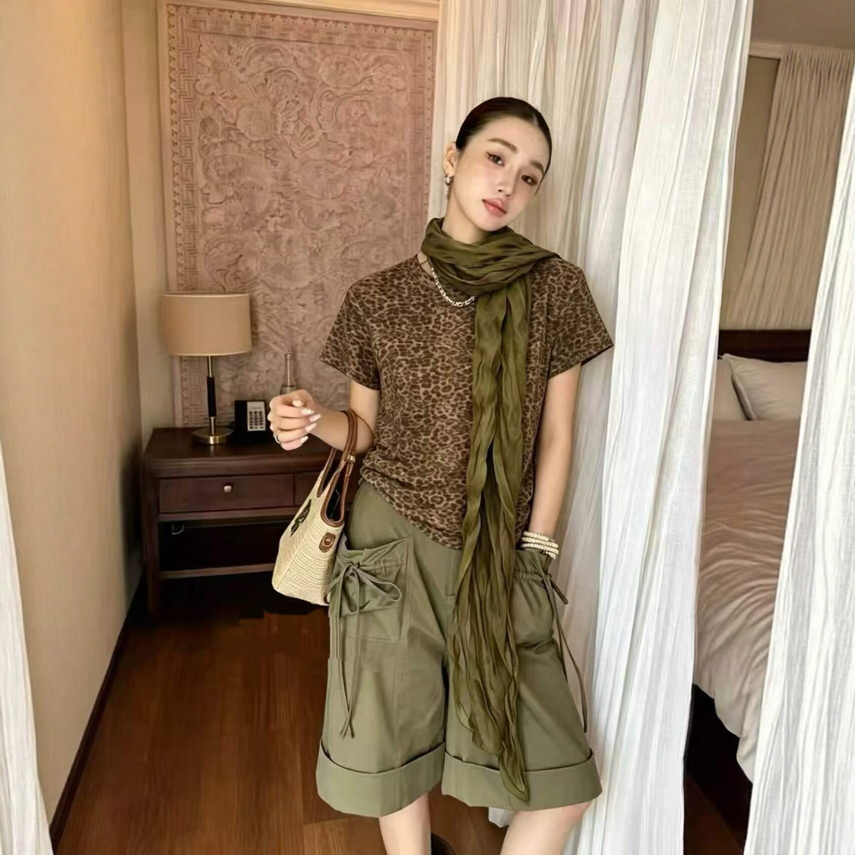 修身显瘦复古印花短袖t恤女款秋