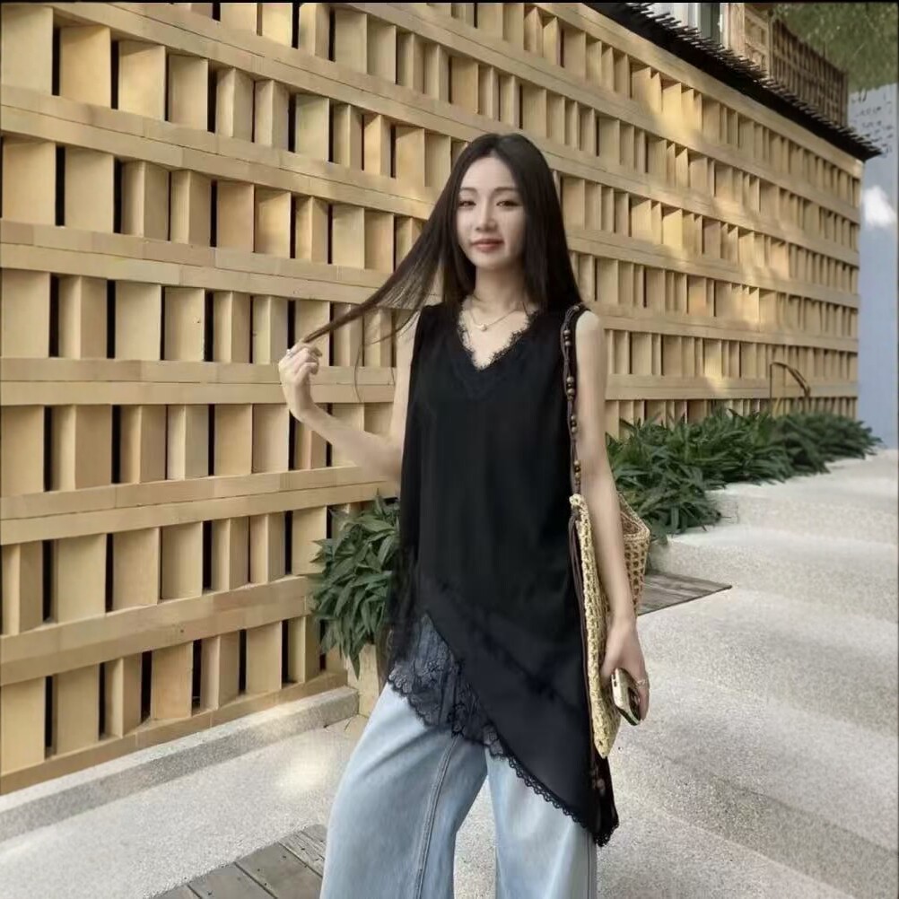 不规则蕾丝拼接无袖V领叠穿T恤裙