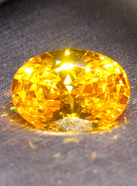 椭圆形黄钻瑞士钻裸钻金黄色锆石裸石轻奢女欧美戒指项链耳钉镶嵌