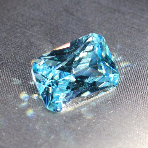 长方形车花切面海蓝宝石裸石