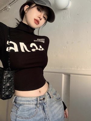 辣妹字母印花高领打底衫紧身上衣