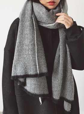 中性风~韩版秋冬季撞色黑色加厚百搭复古人字纹围巾女披肩两用潮