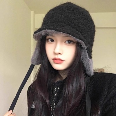 小红书博主同款毛绒雷锋帽