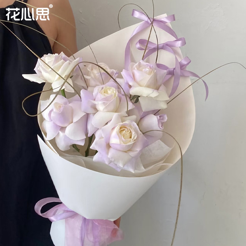 花心思芭蕾风花束包装纸