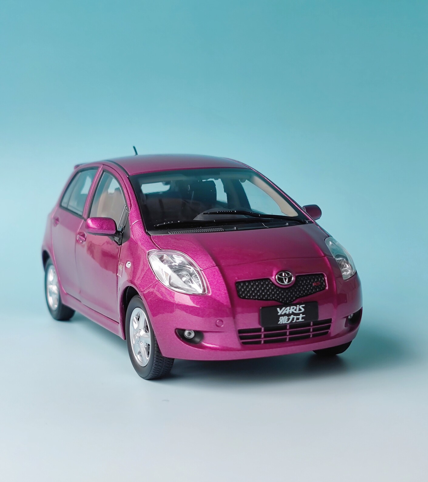 1：18 原厂 广州丰田 雅力士 TOYOTA YARIS 合金 汽车模型紫色