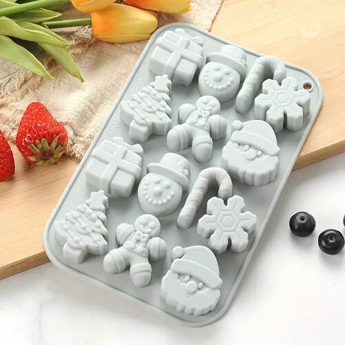 Christmas-Themed Silicone Baking Molds, Featuring Creative S