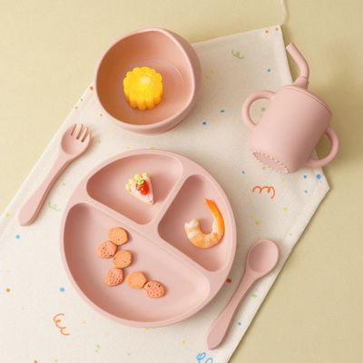 New BPA Free Silicone Baby Feeding Set Sucker Bowl Dinning D