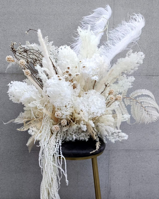 白色系永生花婚礼舞台布置酒店展厅橱窗造景永生花花材工厂批发