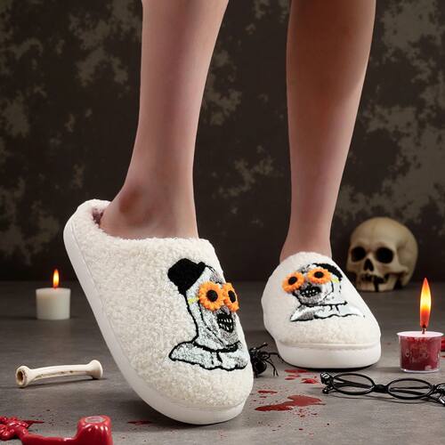 A Pair of White Halloween Horror Clown Skull Pattern Embroid