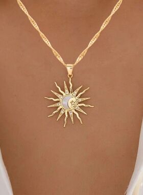 Fashion Metal Sun Moon Pendant Necklaces for Women Gold Colo