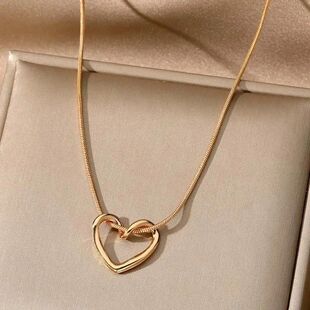 Heart Fashion Simple Love for Women Necklace Hollow Pendant