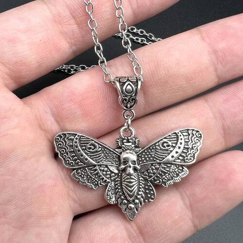 1pcs Gothic Deaths Head Skull Moth Pendant Necklace Jeweller