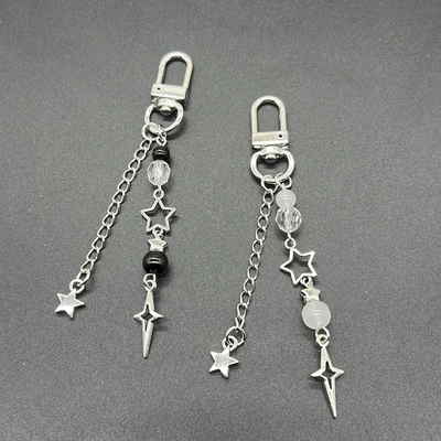 Unisex Essential Belt Icon Carabiner Blackout Keychain   Ova