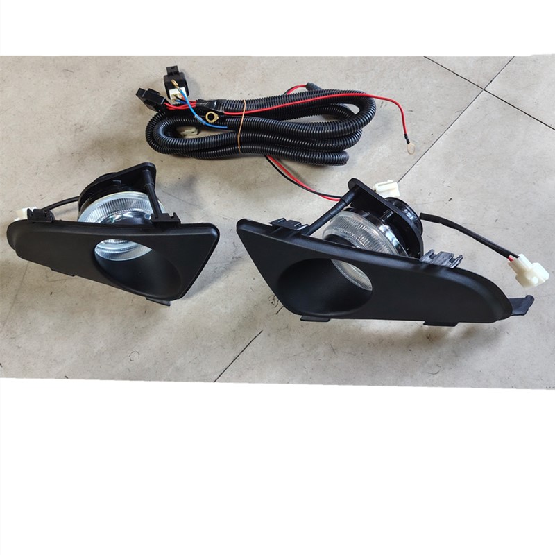 适用马自达6前保险杠灯雾灯01-04老款带线束套装