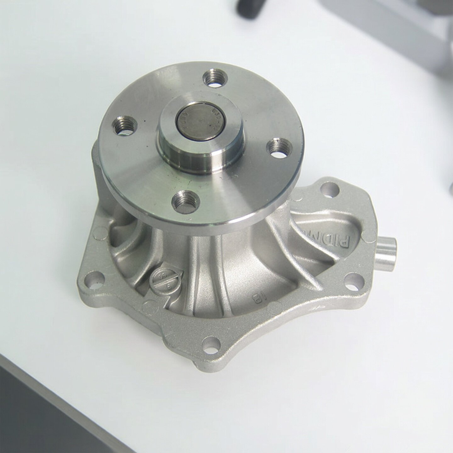 适用于丰田凯美瑞RAV4老款发动机冷水泵总成06 07 08 09 10 11款