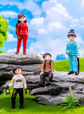 微景观创意背包登山者 假山DIY装饰品男孩女孩办公桌面树脂小摆件