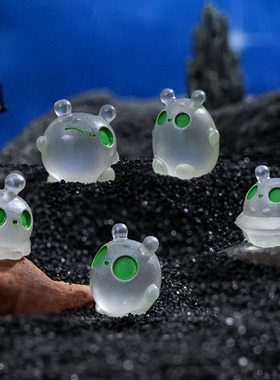 跨境外贸微景观树脂工艺品迷你搞怪夜光外星人 DIY装饰品迷你摆件