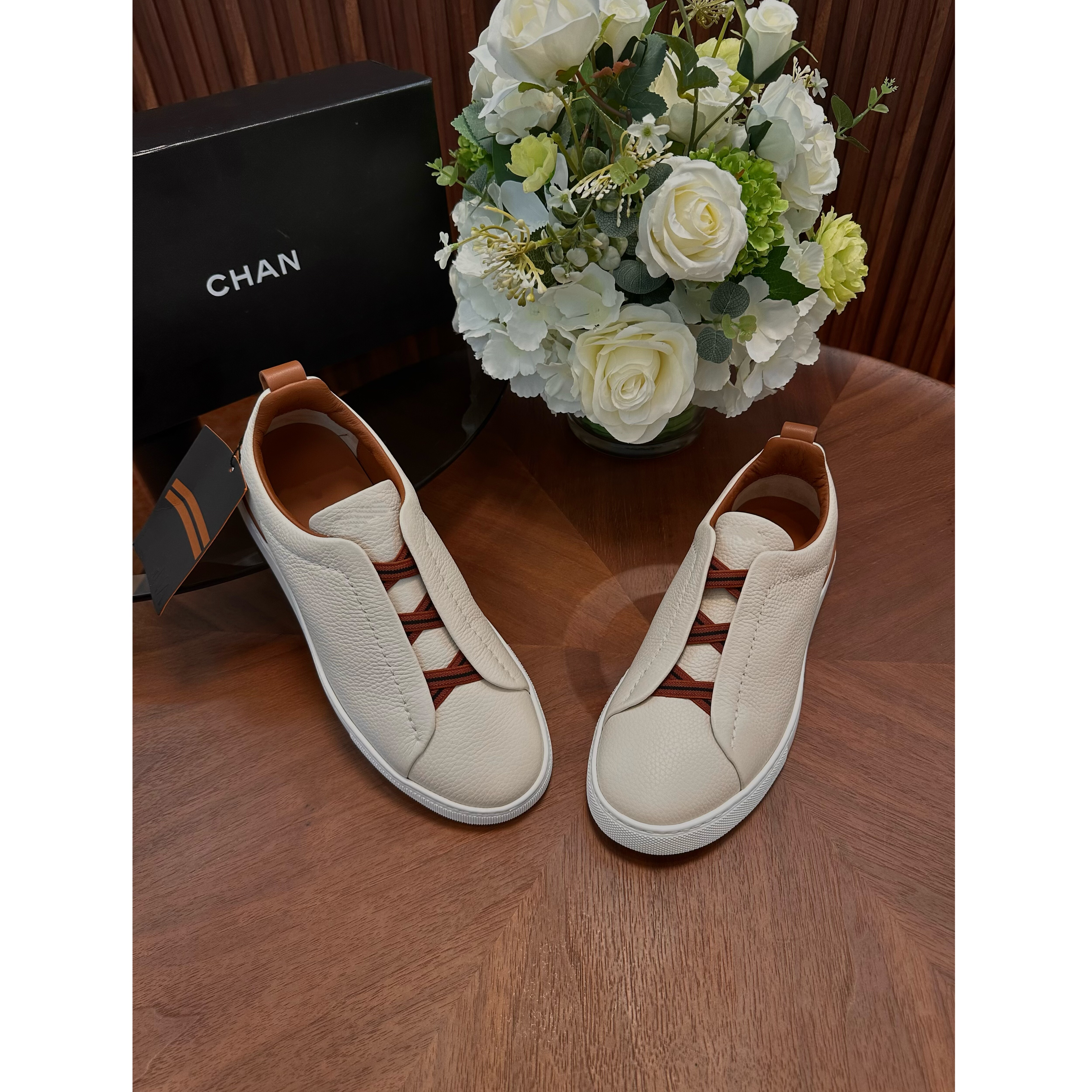 2026新款鹿皮小白鞋交叉松紧带商务休闲鞋男一脚蹬老钱风运动板鞋,流行男鞋,休闲板鞋,淘宝优惠券,粉丝福利购,淘宝优惠卷