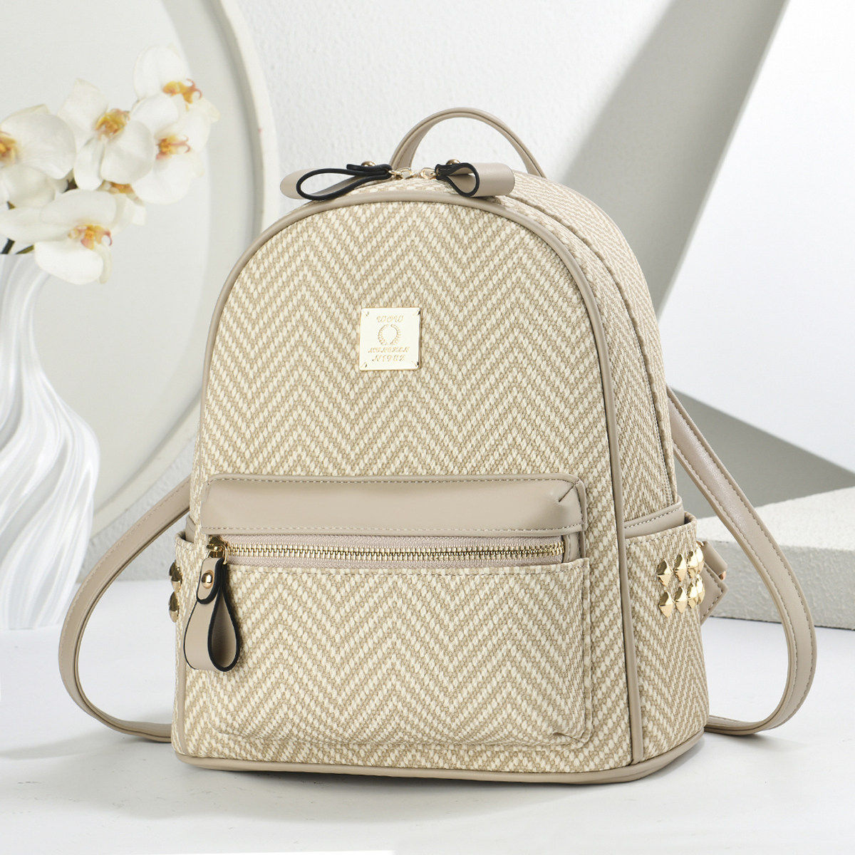 高颜值双肩包女2026新款轻便出游高级感小背包春夏大容量旅行包包