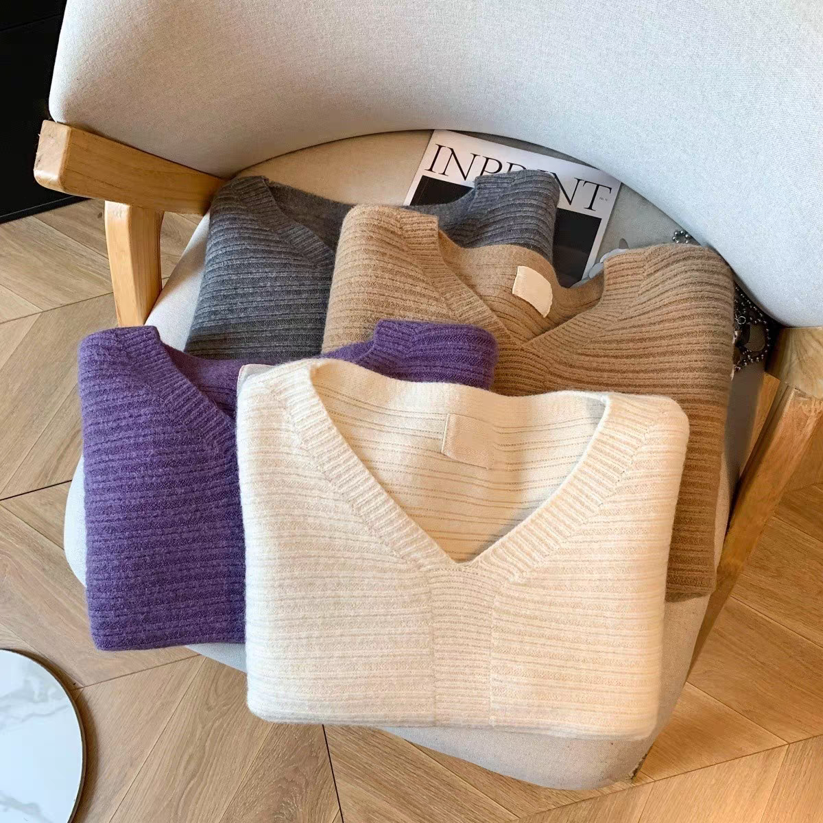 韩系穿搭V领长袖针织衫