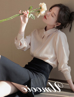 UM 春夏点睛 叠片燕尾领 华尔兹哑光缎衬衣 两色出