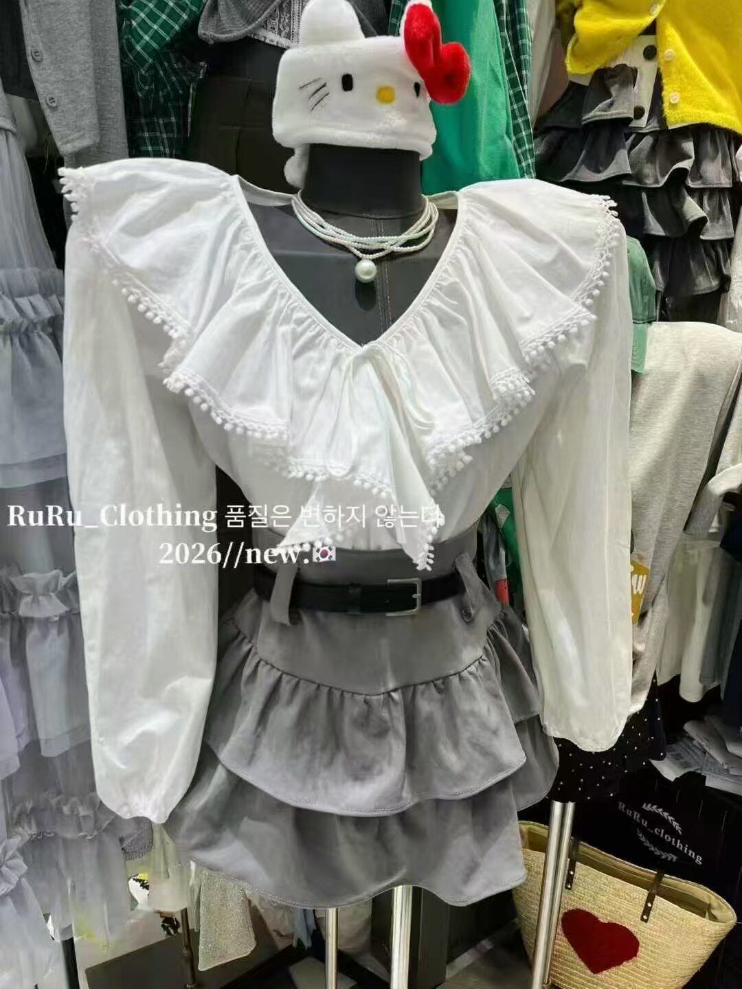 2026春季韩国chic法式温柔风木耳边V领宽松荷叶边系带长袖衬衫女