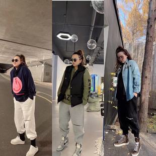 七月潮牌女装加大码运动裤女200斤胖mm宽松卫裤休闲裤子加绒女裤