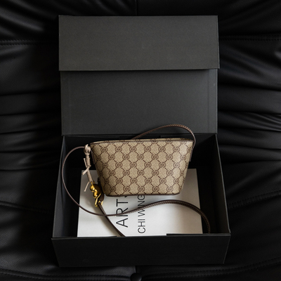 超火小包包女式2025新款轻奢复古老花小船元宝包高级感单肩斜挎包