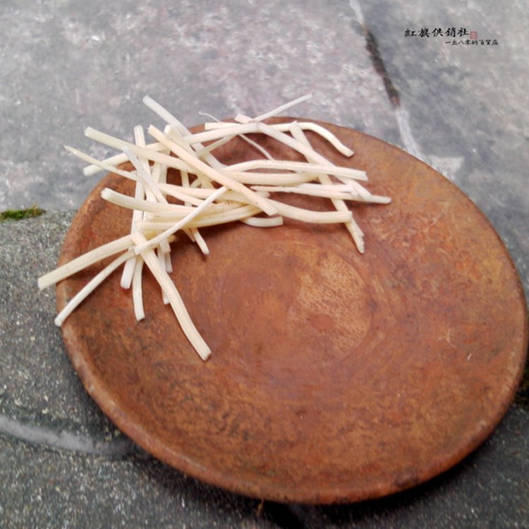 【旧城拾忆】早年煤油灯灯芯库存 据说古代也用这种灯芯 合适联系