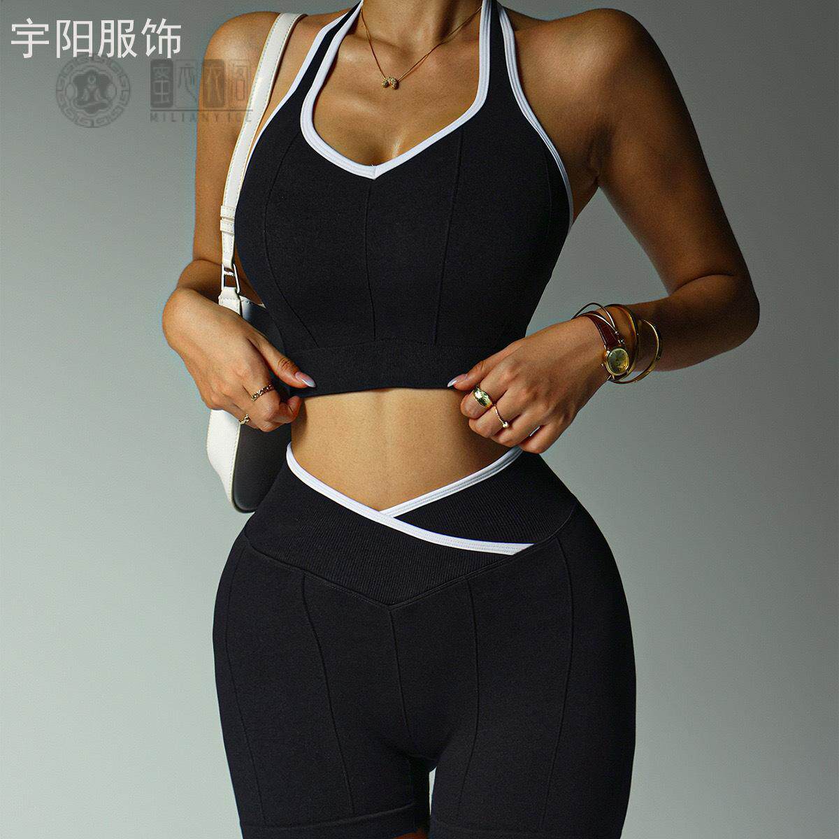 女性瑜伽套装夏装短裤背心健身运动装健身房跑步骑步运动训练服