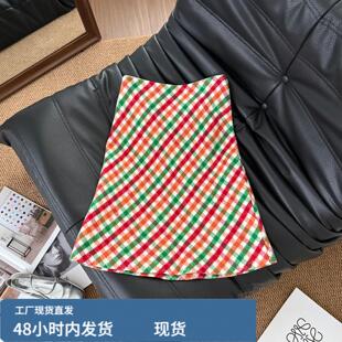 今年流行的彩虹格子半身裙女秋冬季大码胖mm高腰遮胯a字包臀长裙