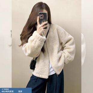 2026新款今年流行爆款杏色立领加绒加厚短款羊羔毛保暖外套女冬季