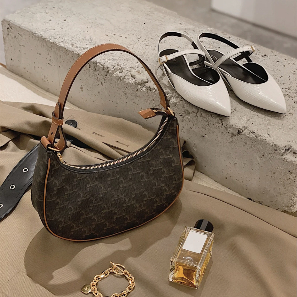 2022新款lisa同款凯旋门ava腋下包中古法棍包包女单肩手提月牙包