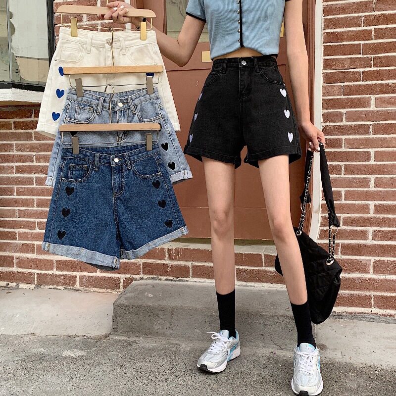ins网红爱心牛仔短裤女学生2021新款刺绣阔腿a字裤百搭卷边热裤潮