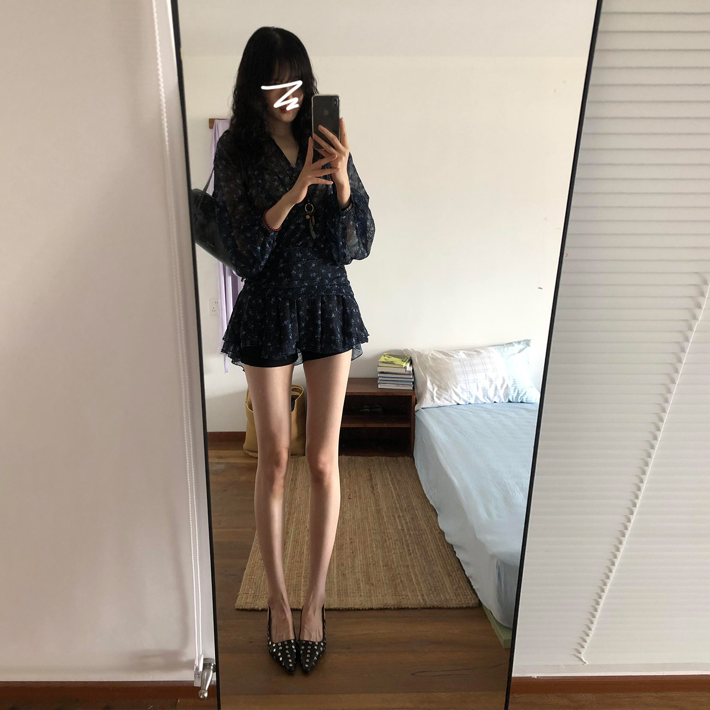 法式长袖连衣裙子女夏季2026新款韩系独特绝美巨好看薄纱碎花短裙