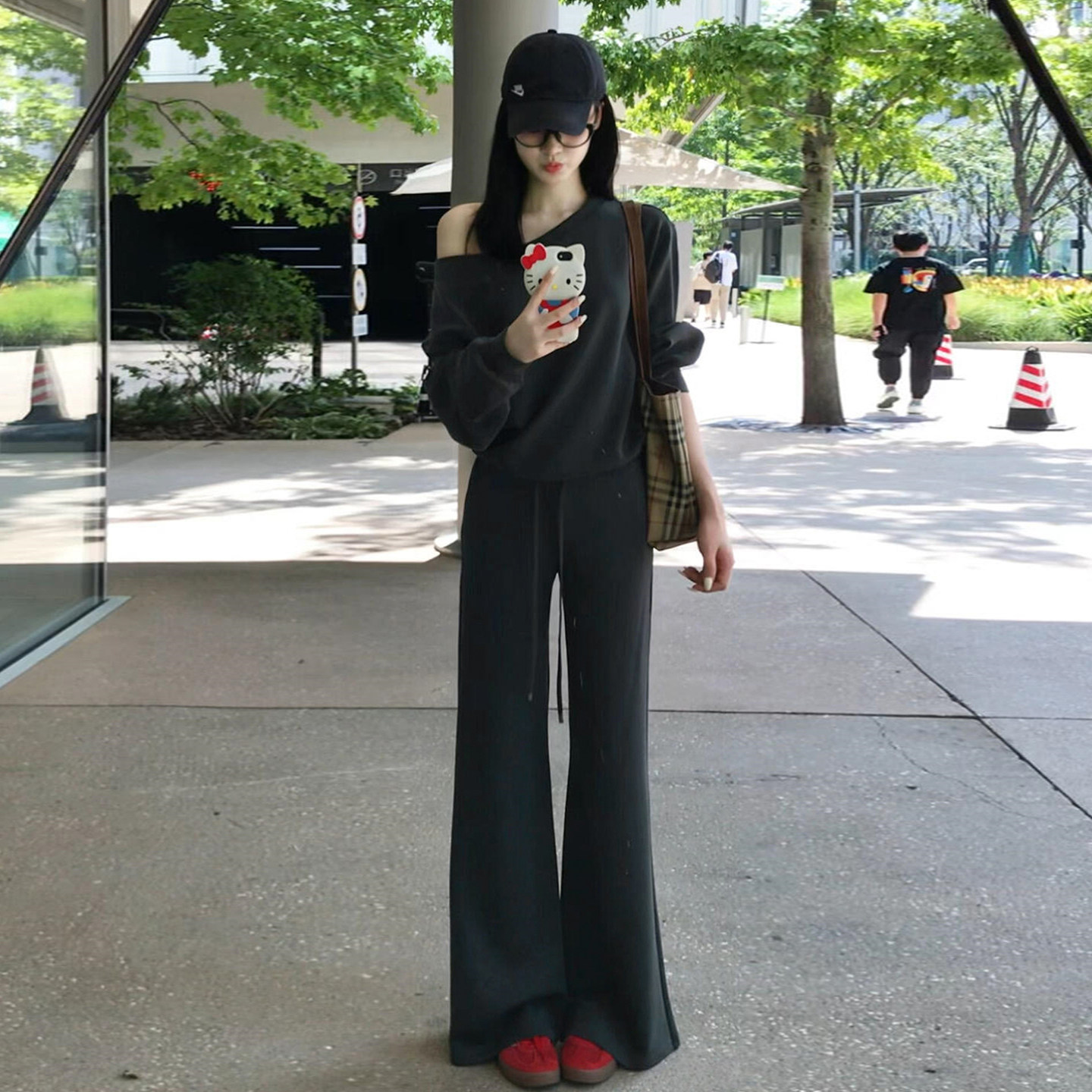 灰色斜肩卫衣休闲运动套装女初秋季2026新款巨好看韩系穿搭一整套