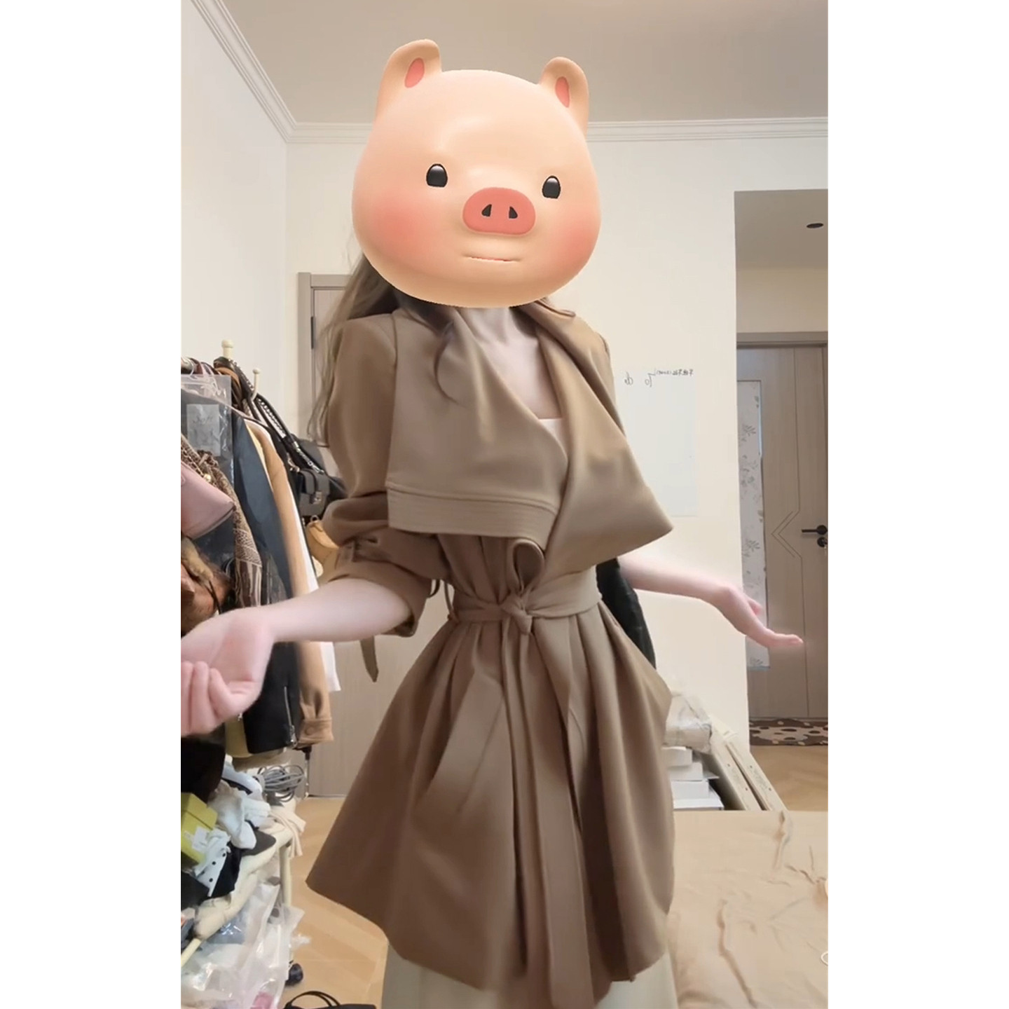 卡其色气质短款风衣女2026秋季新款宽松翻领系带小个子高级感外套