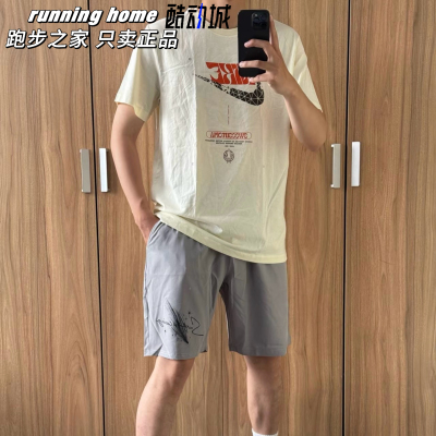 Nike/耐克 男印花休闲针织圆领透气短袖T恤HF0488-113