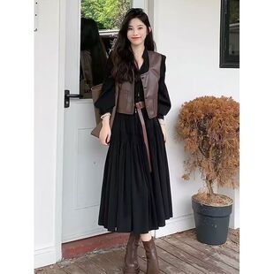 法式复古气质套装女2026秋冬新款PU皮衣马甲外套显瘦连衣裙两件套