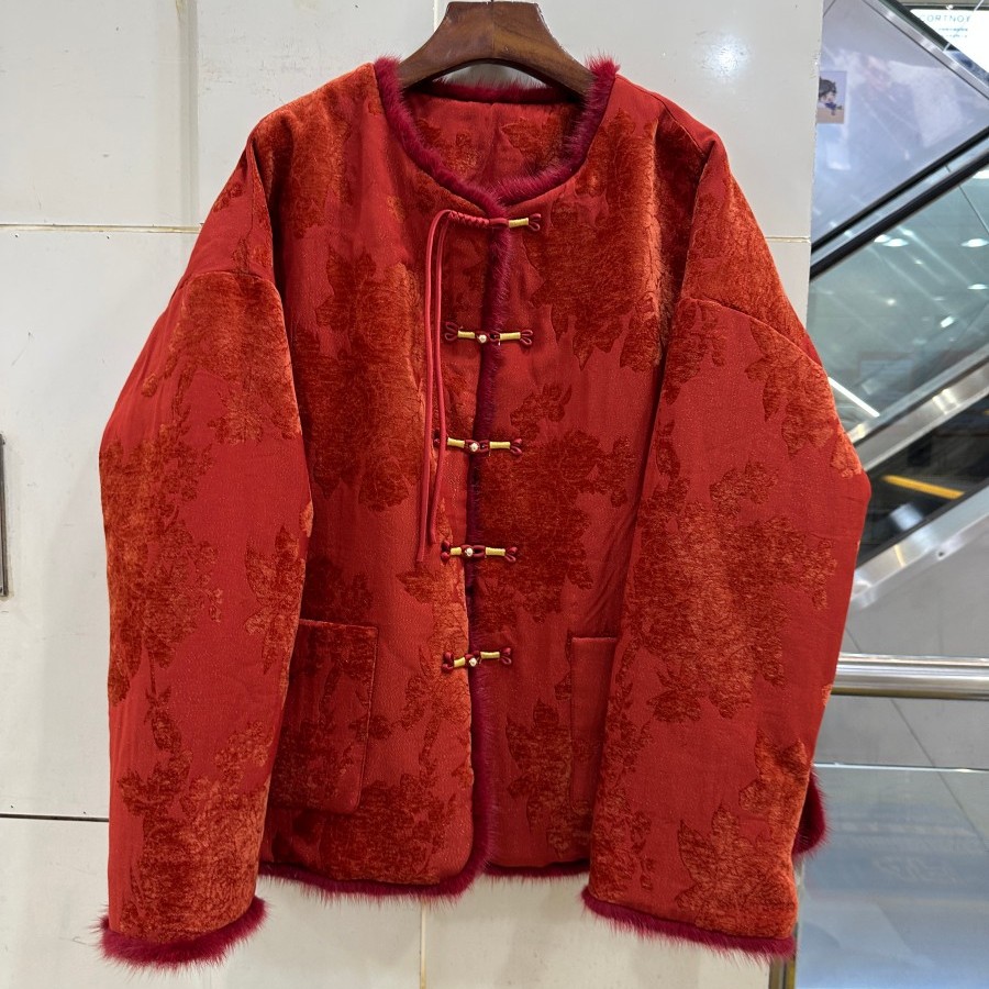 小艺欧货女装2025冬季新款圆领长袖水貂毛边国风提花羽绒服8806H