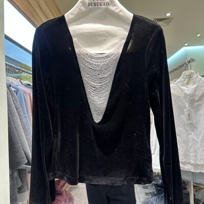 小艺欧货女装2026春季新款时尚V领链条修身显瘦丝绒长袖T恤70377H