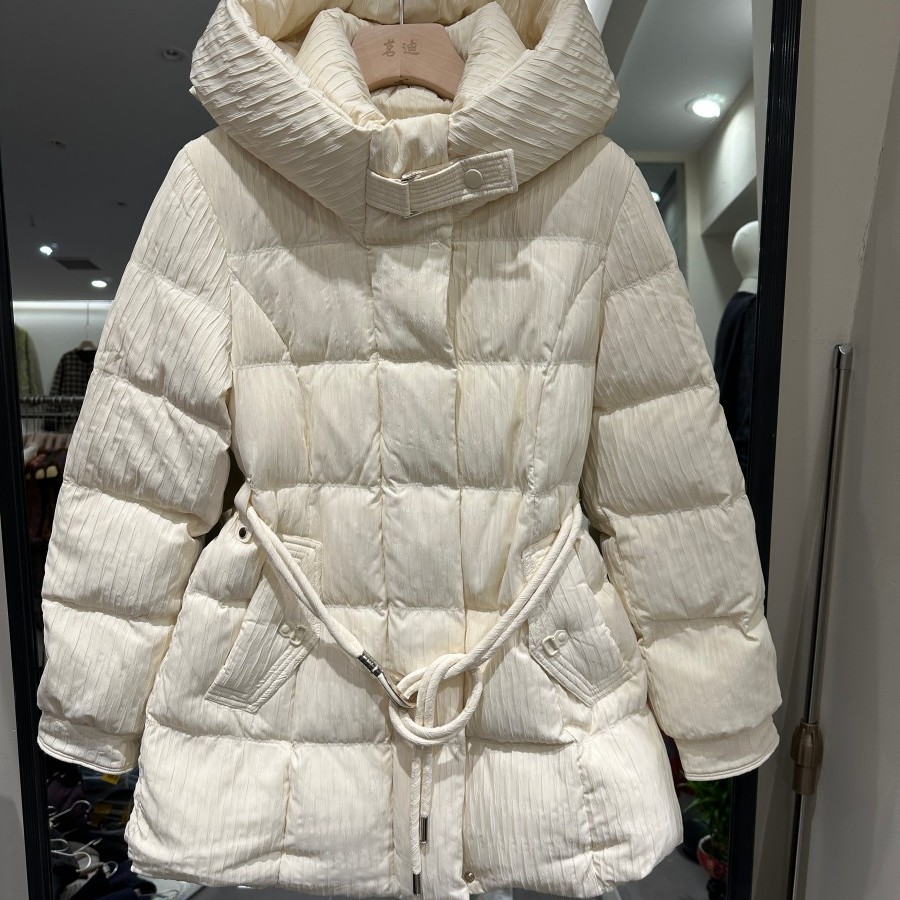 衣尚美80130D 小艺欧货女装2025冬季时尚连帽长袖收腰显瘦鹅绒服