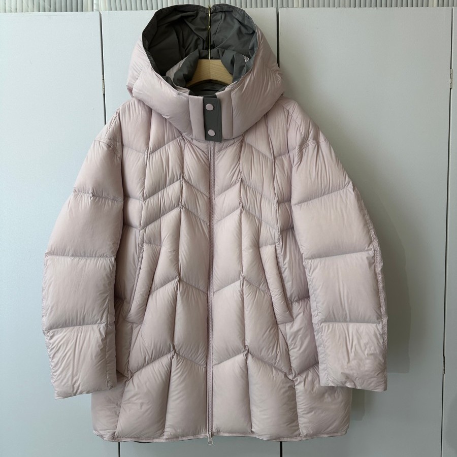 小艺欧货2025冬季新款时尚连帽长袖双口袋云朵泡芙百搭羽绒服08H