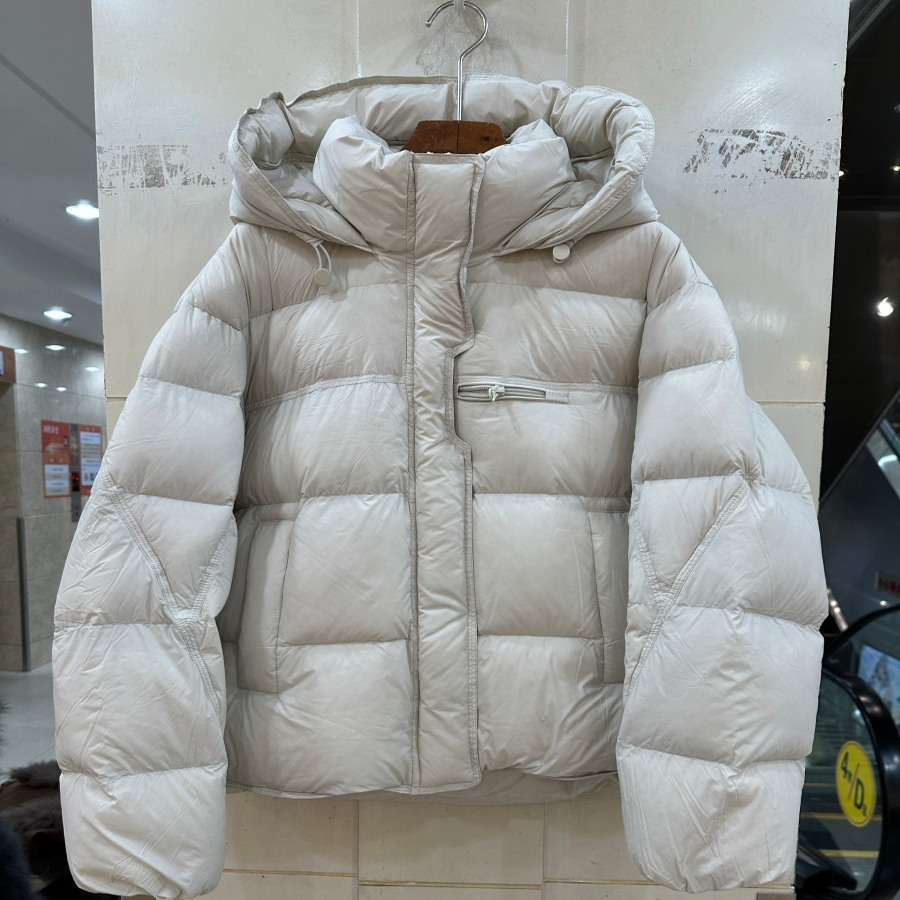 小艺欧货2025冬季新款时尚连帽长袖云朵泡芙百搭羽绒服女892A68H